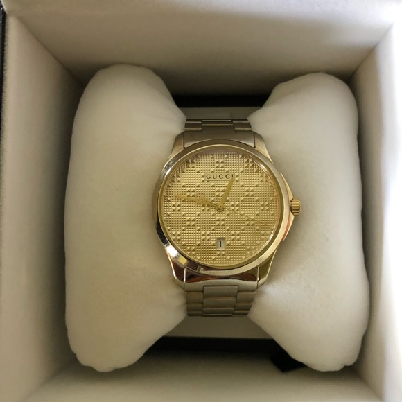 Gucci Accessories - Selling gold Gucci timeless watch (links included)